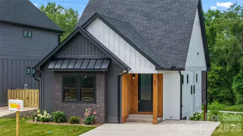 17 N Martha Kate Dr, Hendersonville, NC 28792