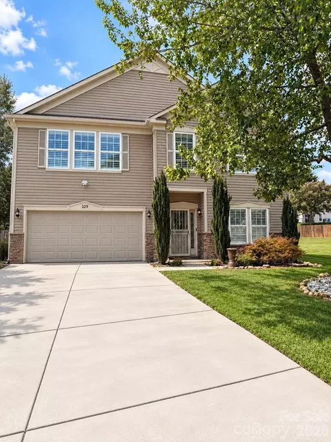 329 Farm Springs Dr, Mount Holly, NC 28120