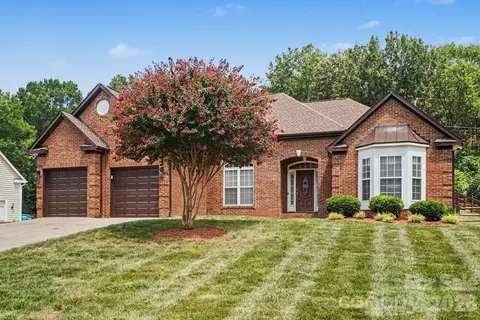 1523 Sweetgum Ln, Matthews, NC 28105