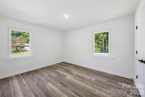 Bedroom - 4147 2nd Ne St NE, Hickory, NC 28601 photo 4 of 5