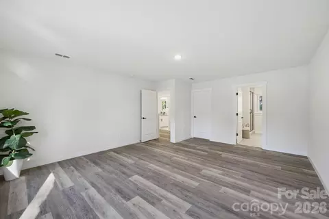 Bedroom - 4147 2nd Ne St NE, Hickory, NC 28601 photo 1 of 5