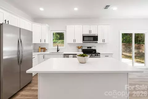 Kitchen - 4147 2nd Ne St NE, Hickory, NC 28601 photo 2 of 3