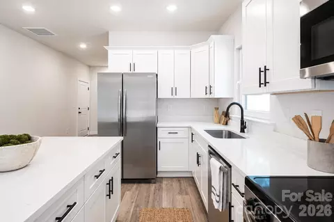 Kitchen - 4147 2nd Ne St NE, Hickory, NC 28601 photo 3 of 3