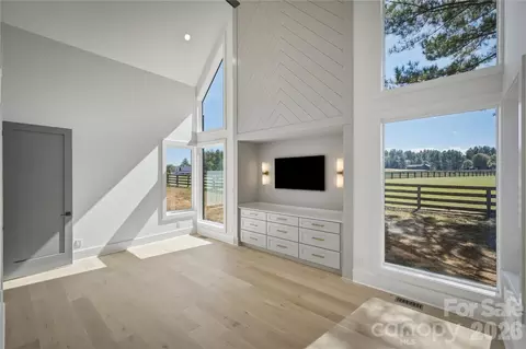 Bedroom - 2303 Paddock Cir, Morganton, NC 28655 photo 1 of 7