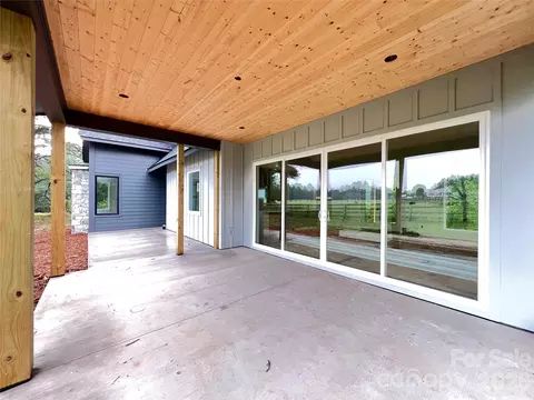 Exterior - 2303 Paddock Cir, Morganton, NC 28655 photo 3 of 5