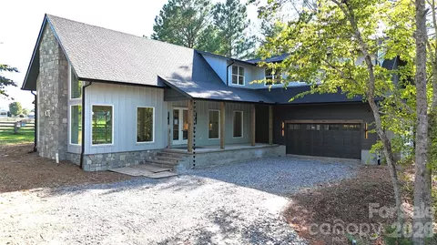 Exterior - 2303 Paddock Cir, Morganton, NC 28655 photo 1 of 5