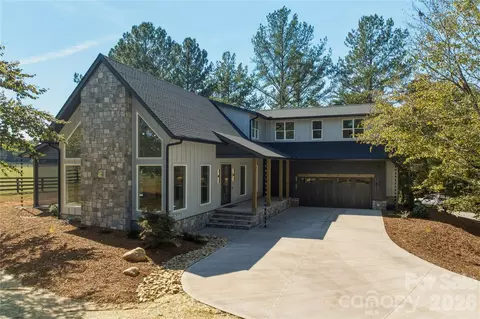 Exterior - 2303 Paddock Cir, Morganton, NC 28655 photo 3 of 7
