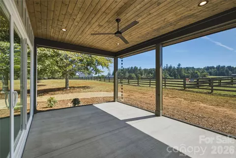 Exterior - 2303 Paddock Cir, Morganton, NC 28655 photo 7 of 7