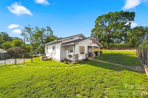 213 Colombo Nw St NW, Valdese, NC 28690