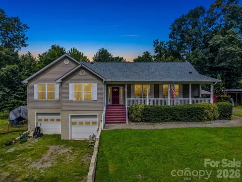 136 Limousine Ln, Pisgah Forest, NC 28768