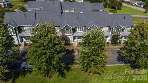 105 E Commons Dr, Morganton, NC 28655 photo 6