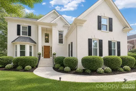 3415 Twelve Oaks Pl, Charlotte, NC 28270