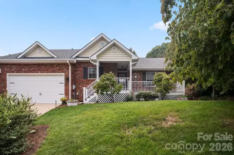 647 High Quarry Rd, Hendersonville, NC 28791