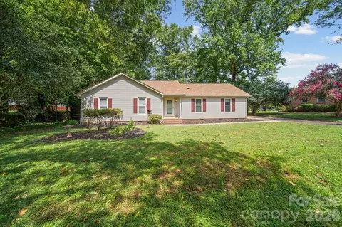 4710 Carving Tree Dr, Charlotte, NC 28227