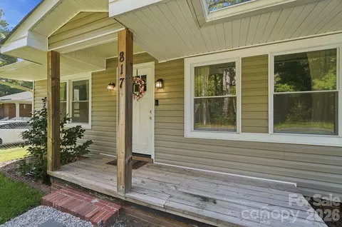 Exterior - 817 E Dunlap St, Lancaster, SC 29720 photo 3 of 11