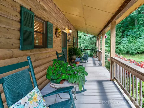 Exterior - 185 Blue Bird Ln, Spruce Pine, NC 28777 photo 3 of 11