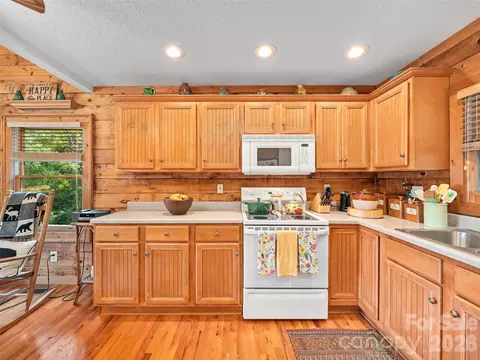 Kitchen - 185 Blue Bird Ln, Spruce Pine, NC 28777 photo 2 of 2