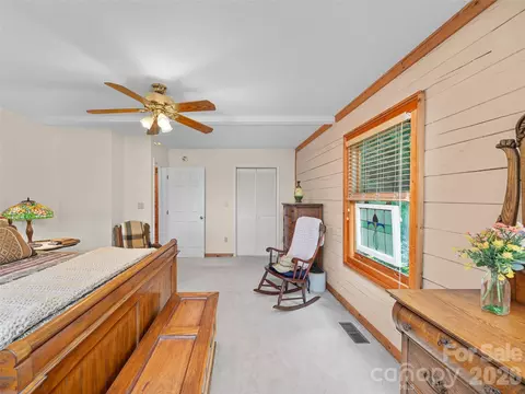 Bedroom - 185 Blue Bird Ln, Spruce Pine, NC 28777 photo 3 of 7