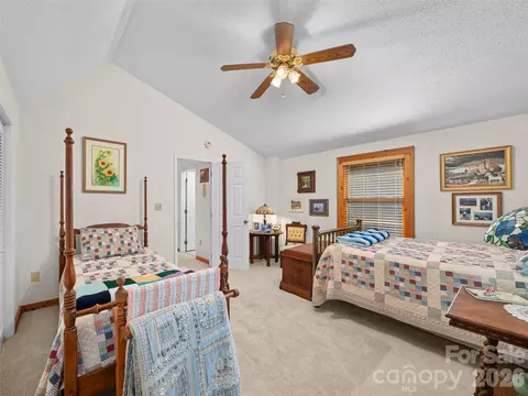 Bedroom - 185 Blue Bird Ln, Spruce Pine, NC 28777 photo 5 of 7