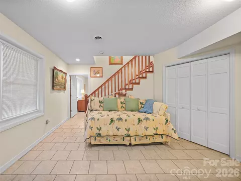 Bedroom - 185 Blue Bird Ln, Spruce Pine, NC 28777 photo 6 of 7