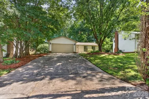 1623 Van Dyke Dr, Charlotte, NC 28213