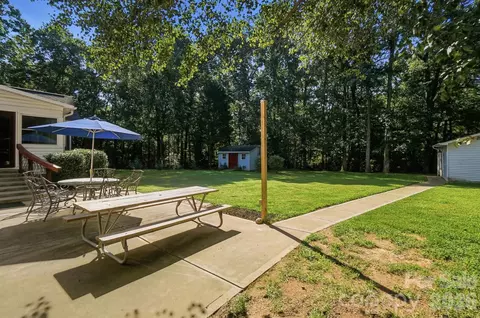 Exterior - 416 Ambrose Ln, Monroe, NC 28110 photo 5 of 7