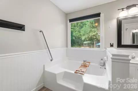 Bath - 416 Ambrose Ln, Monroe, NC 28110 photo 2 of 5