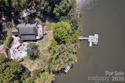 486 Willow Cove Rd, Lake Wylie, SC 29710
