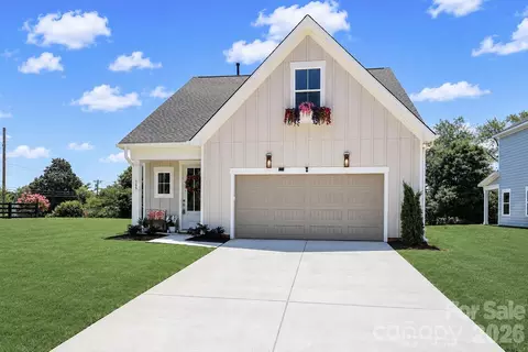 109 Honeycomb Ct, Statesville, NC 28625