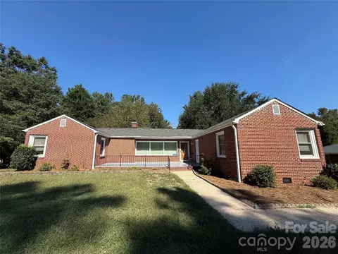 819 Wildwood St, Wadesboro, NC 28170