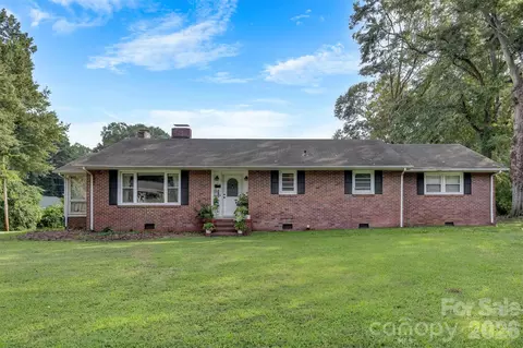 701 Home Trl, Gastonia, NC 28052