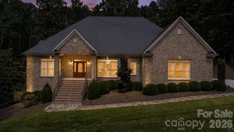 2752 Brittany Dr, Lenoir, NC 28645