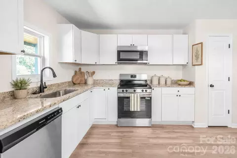 Kitchen - 500 Gregory Rd, Jefferson, SC 29718 photo 1 of 2