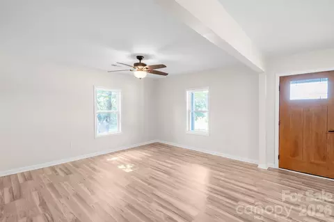 Living - 500 Gregory Rd, Jefferson, SC 29718 photo 4 of 6