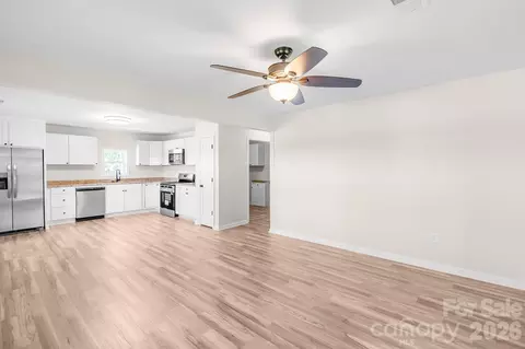 Living - 500 Gregory Rd, Jefferson, SC 29718 photo 5 of 6