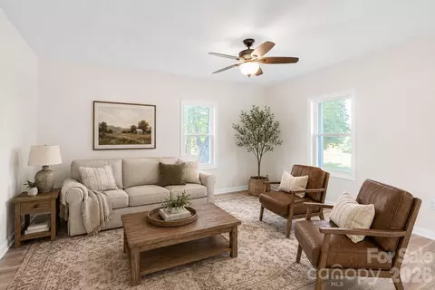 Living - 500 Gregory Rd, Jefferson, SC 29718 photo 3 of 6