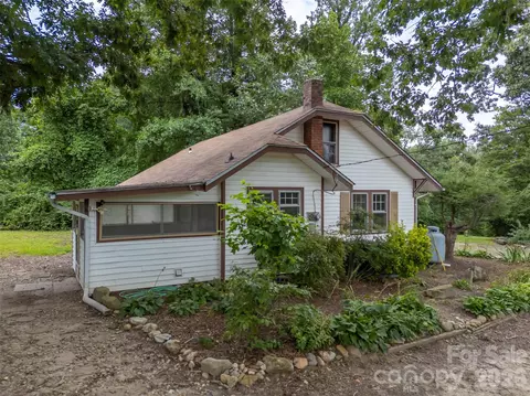 375 E King St, East Flat Rock, NC 28726