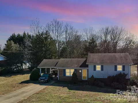 274 Trojan Ln, Forest City, NC 28043
