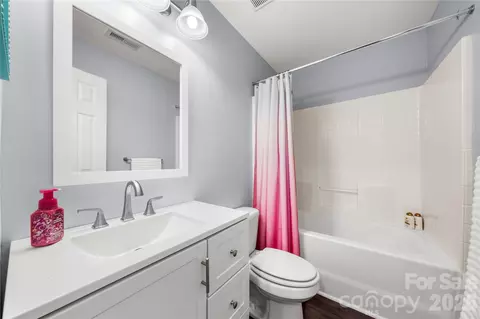 Bath - 3304 Brackhill St, Davidson, NC 28036 photo 3 of 3