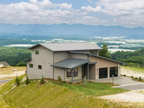24 S Watchman 10 11 Dr #10 & 11, Hendersonville, NC 28791