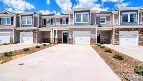 54 Creekview Rd, Hendersonville, NC 28792