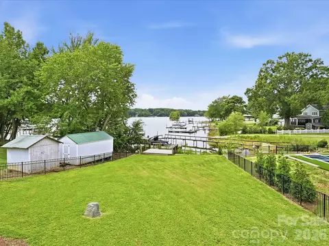 View/Area - 20845 Lagoona Dr, Cornelius, NC 28031 photo 2 of 4