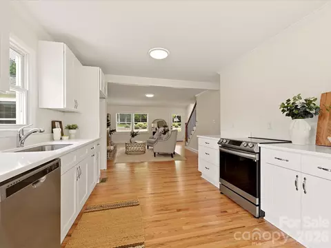 Kitchen - 20845 Lagoona Dr, Cornelius, NC 28031 photo 2 of 4