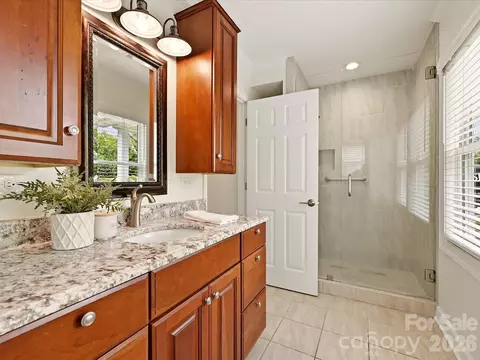 Bath - 20845 Lagoona Dr, Cornelius, NC 28031 photo 2 of 4