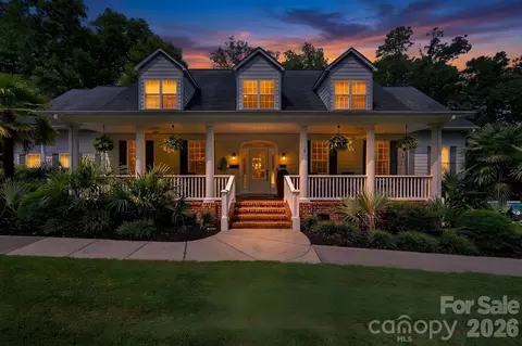 3850 Oakdale Rd, Charlotte, NC 28216