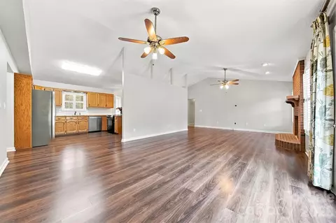 Living - 107 Timberline Dr, Morganton, NC 28655 photo 3 of 4