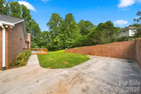 Exterior - 107 Timberline Dr, Morganton, NC 28655 photo 4 of 6