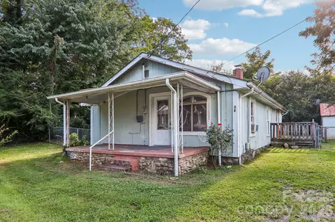 52 Clay St, Waynesville, NC 28786