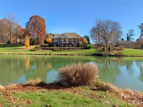 2985 Bradshaw Rd, Mooresville, NC 28115