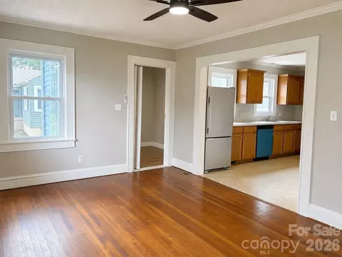 Living - 802 3rd Se St SE, Conover, NC 28613 photo 3 of 4